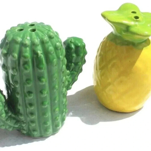 New Pineapple & Cactus Porcelain Salt & Pepper Shakers - Picture 2 of 3